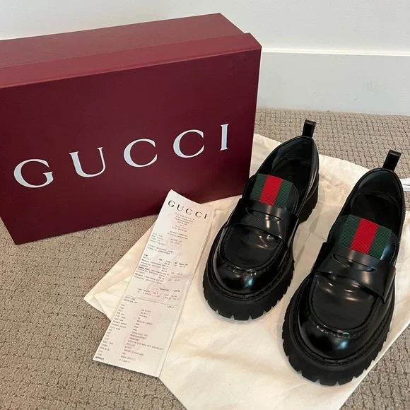Gucci Black Leather Loafers with Green and Red Accent Gucci loafer with Interlocking G Green and Red Web  main image 4